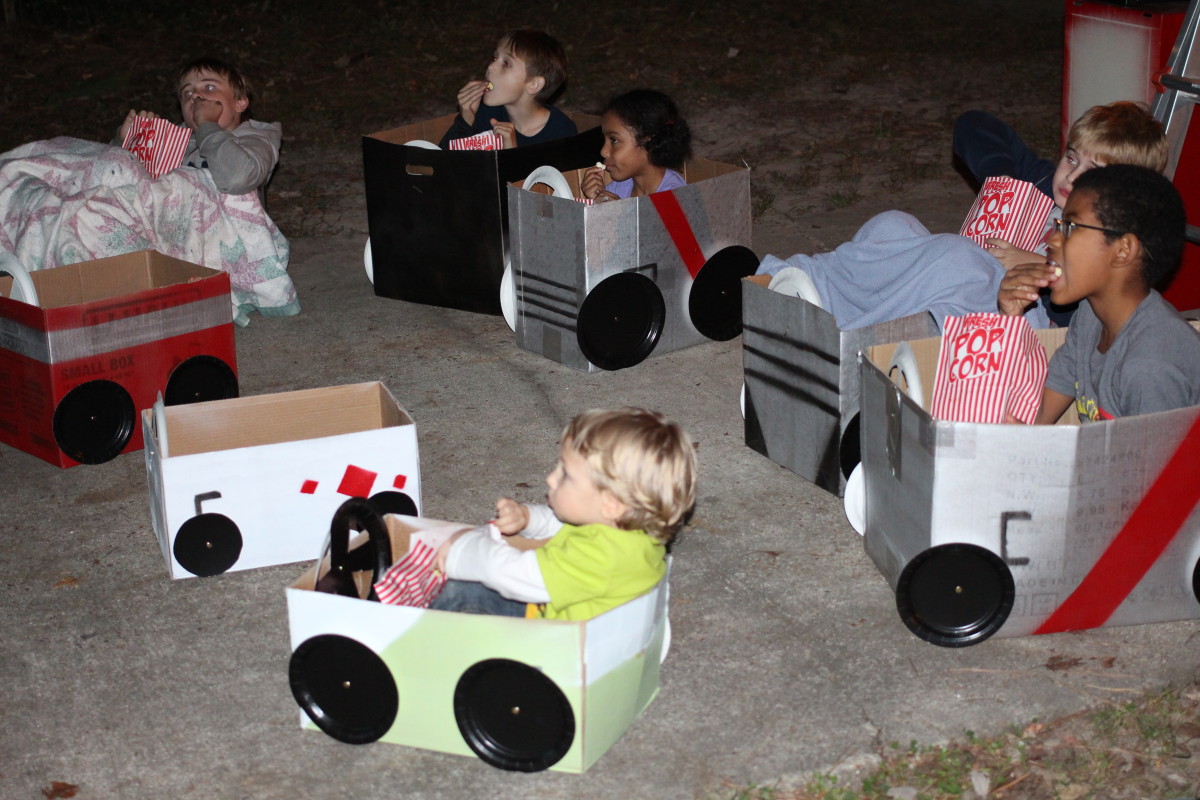 Dad Made: DIY Drive In Movie Night - PlaidDadBlog.comPlaidDadBlog.com